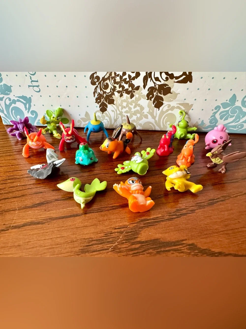 Lot of 18 unbranded quarter machine Pokémon figures vintage 1